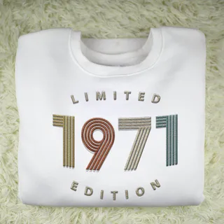 Limited Edition 1971 Embroidered Sweatshirt – White