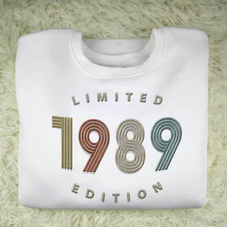 Limited Edition 1989 Embroidered Sweatshirt – White
