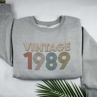 Vintaged 1989 Embroidered Sweatshirt – Sport Grey