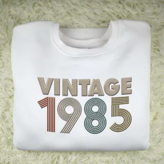 Vintaged 1985 Embroidered Sweatshirt – White