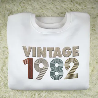 Vintaged 1982 Embroidered Sweatshirt – White