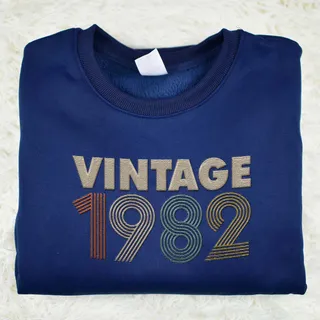 Vintaged 1982 Embroidered Sweatshirt – Navy