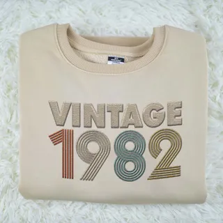 Vintaged 1982 Embroidered Sweatshirt – Khaki