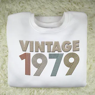 Vintaged 1979 Embroidered Sweatshirt – White