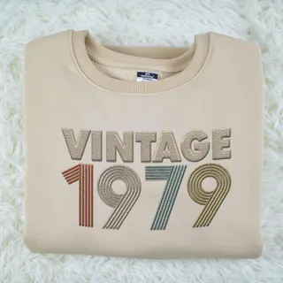 Vintaged 1979 Embroidered Sweatshirt – Khaki
