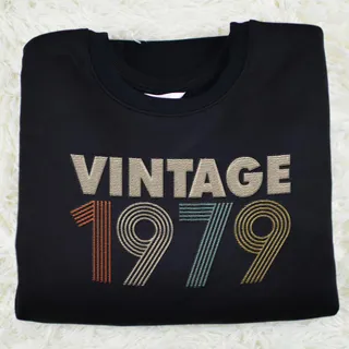 Vintaged 1979 Embroidered Sweatshirt – Black