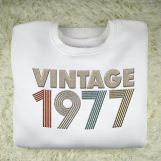 Vintaged 1977 Embroidered Sweatshirt – White
