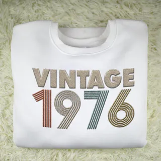 Vintaged 1976 Embroidered Sweatshirt – White