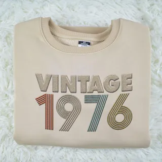 Vintaged 1976 Embroidered Sweatshirt – Khaki