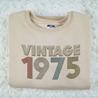 Vintaged 1975 Embroidered Sweatshirt – Khaki
