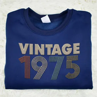 Vintaged 1975 Embroidered Sweatshirt – Navy