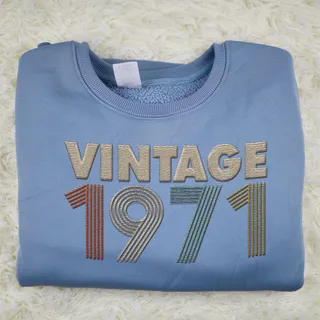 Vintaged 1971 Embroidered Sweatshirt – Blue