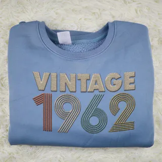 Vintaged 1962 Embroidered Sweatshirt – Blue