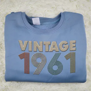 Vintaged 1961 Embroidered Sweatshirt – Blue