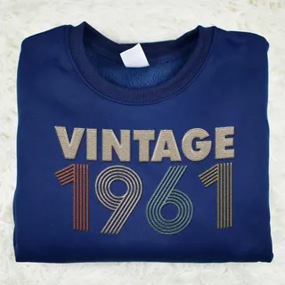 Vintaged 1961 Embroidered Sweatshirt – Navy