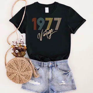 Limited Vintage 1977 Unique Birthday T-Shirt – Black
