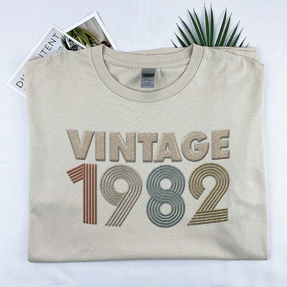 Vintaged 1982 Embroidered T-Shirt Vintaged 1982 Embroidered T-Shirt