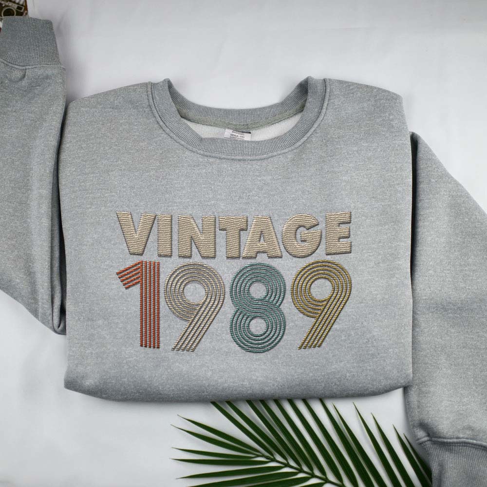 Vintaged 1989 Embroidered Sweatshirt Vintaged 1989 Embroidered Sweatshirt