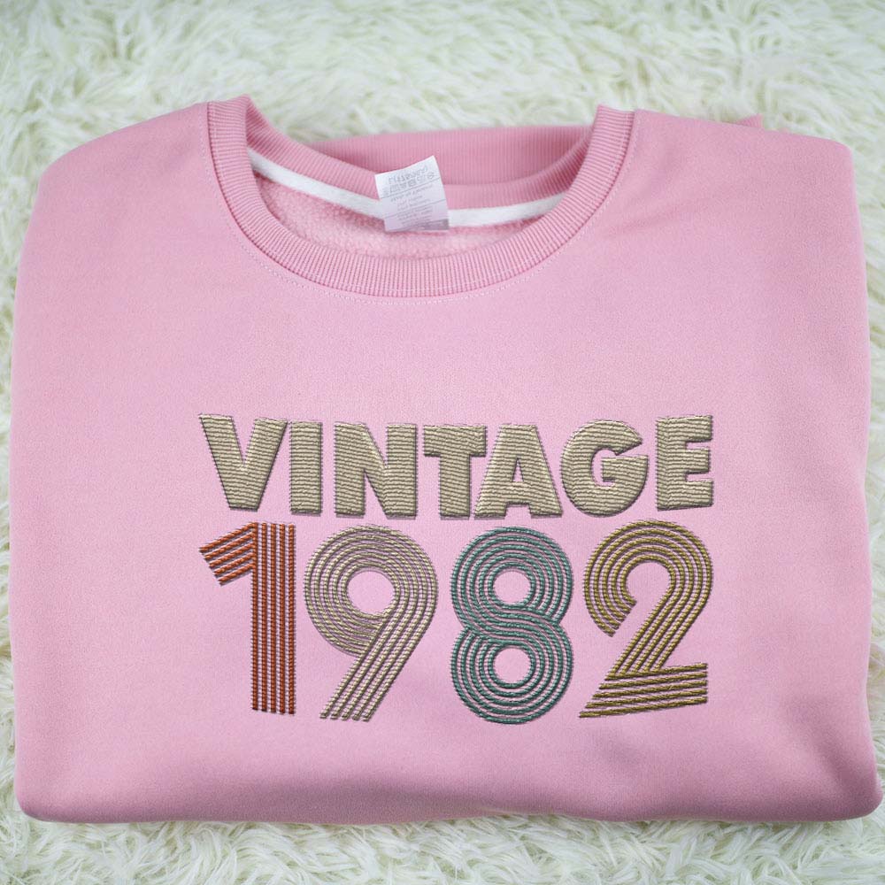Vintaged 1982 Embroidered Sweatshirt Vintaged 1982 Embroidered Sweatshirt