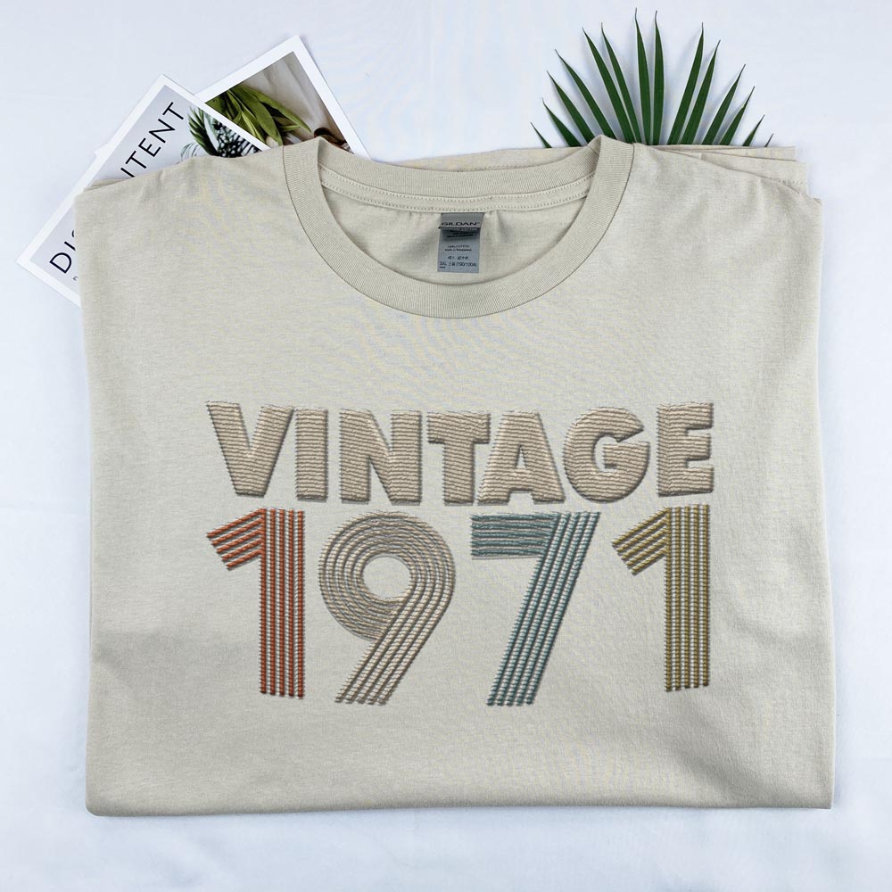 Vintaged 1971 Embroidered T-Shirt
