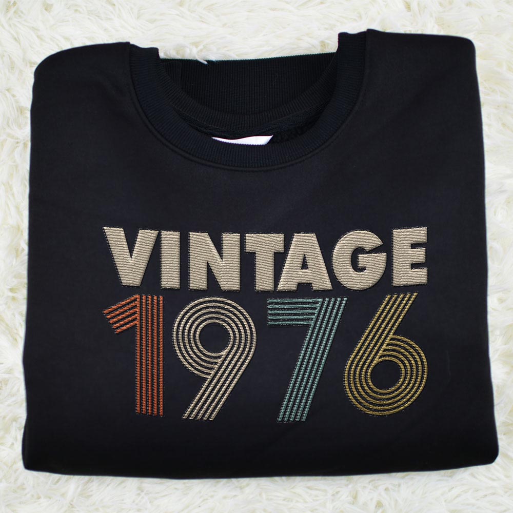 Vintaged 1976 Embroidered Sweatshirt Vintaged 1976 Embroidered Sweatshirt