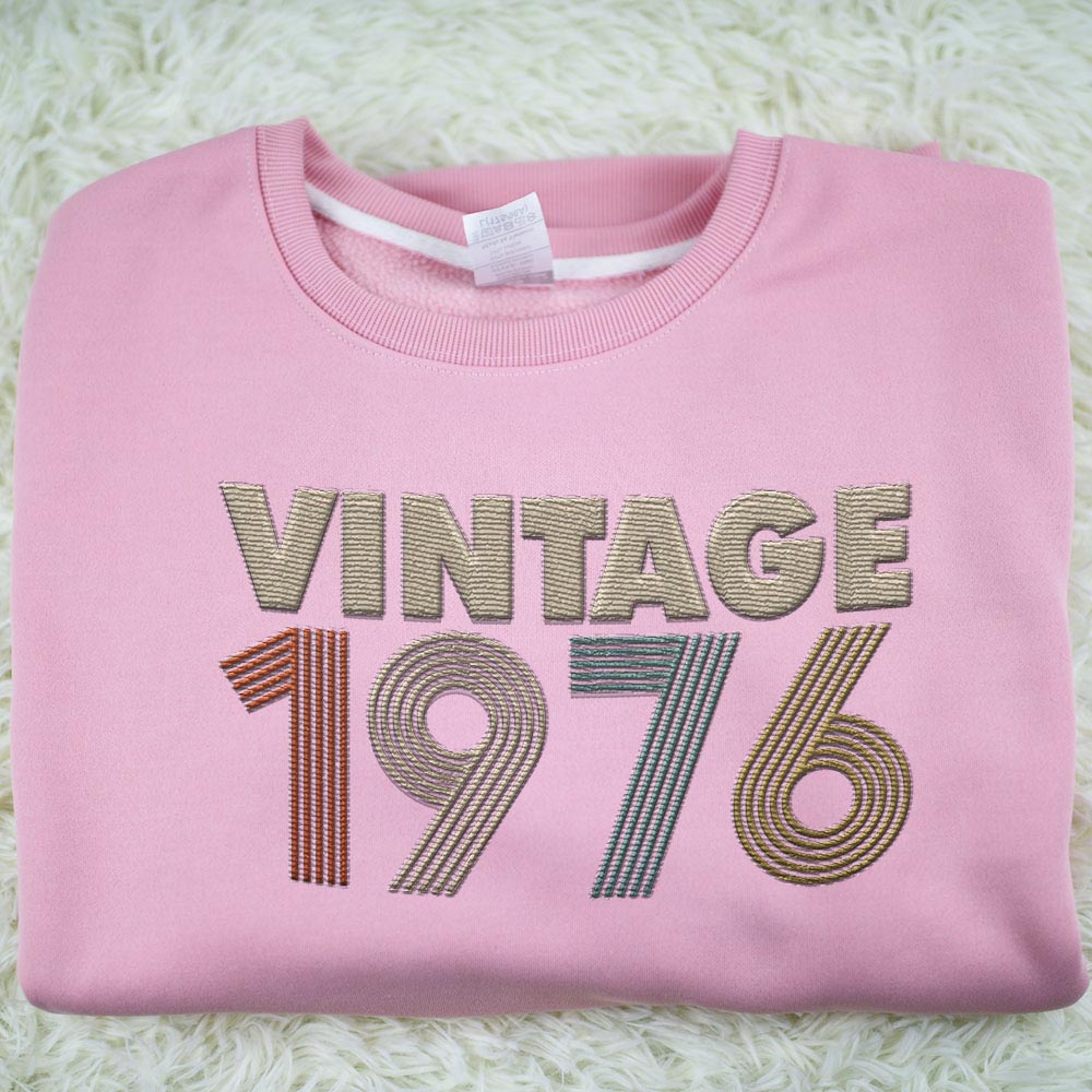 Vintaged 1976 Embroidered Sweatshirt Vintaged 1976 Embroidered Sweatshirt