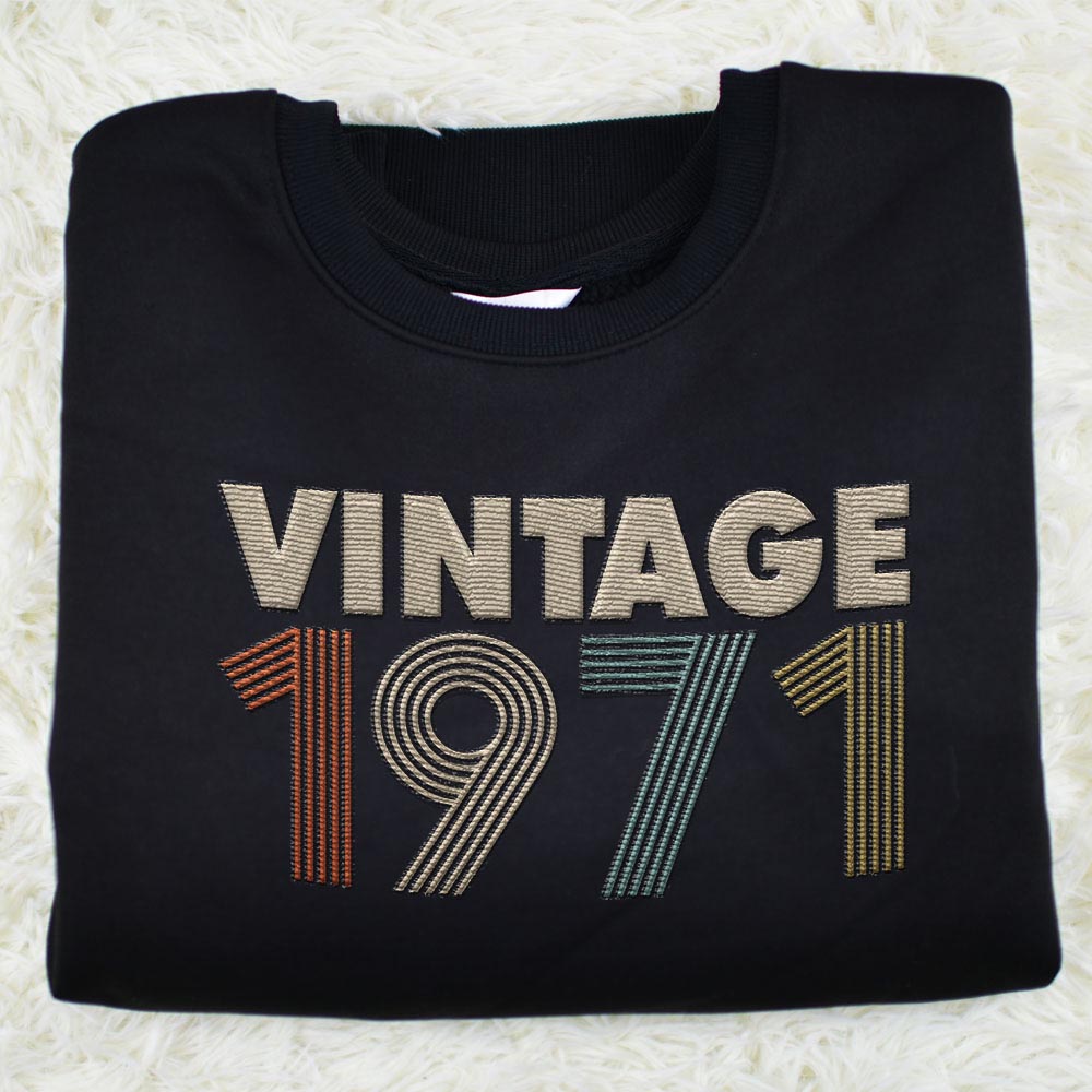 Vintaged 1971 Embroidered Sweatshirt Vintaged 1971 Embroidered Sweatshirt