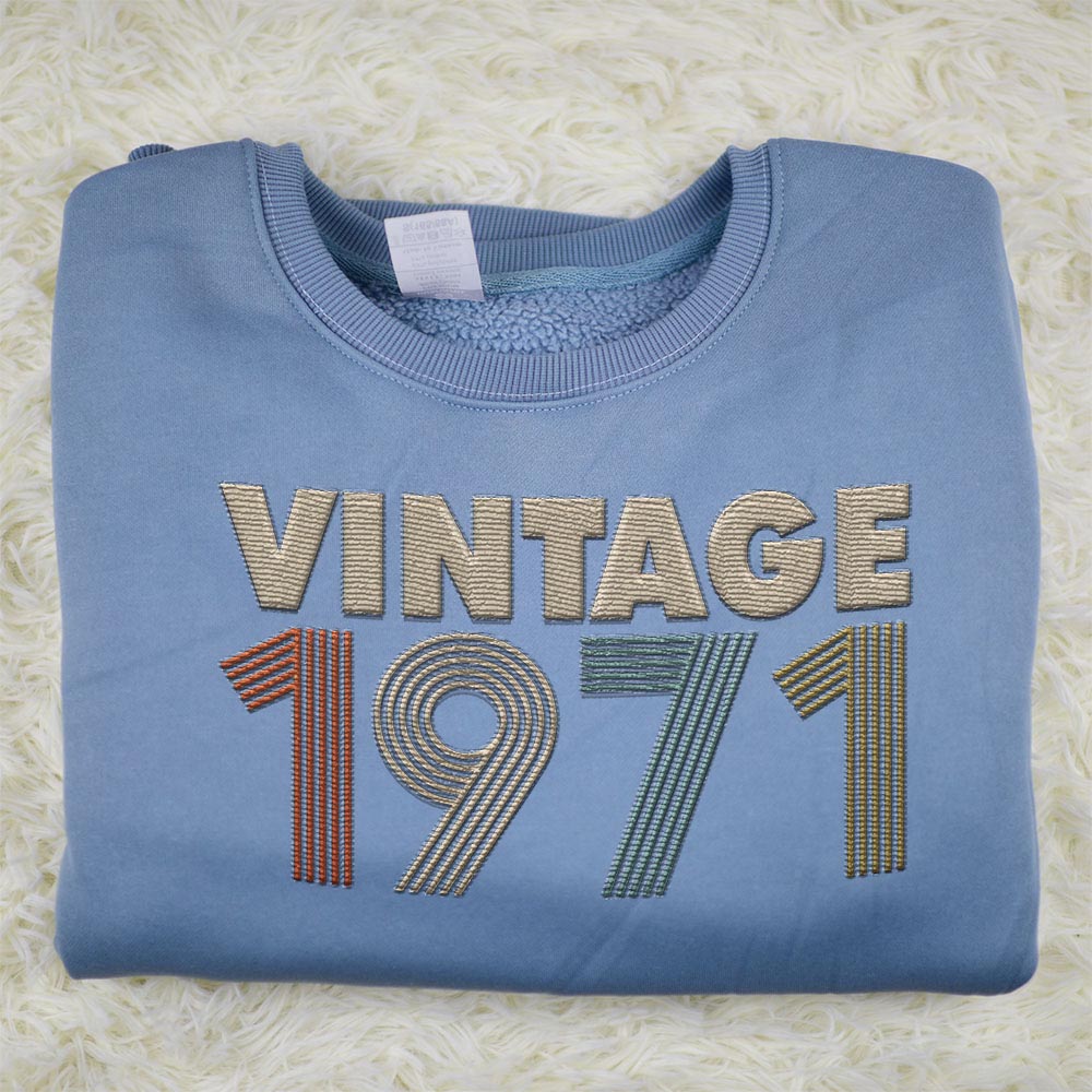 Vintaged 1971 Embroidered Sweatshirt Vintaged 1971 Embroidered Sweatshirt
