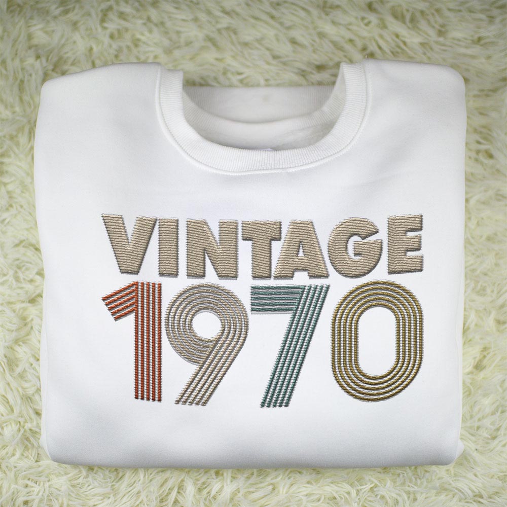 Vintaged 1970 Embroidered Sweatshirt Vintaged 1970 Embroidered Sweatshirt